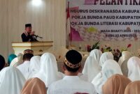 Bupati Tanggamus Moh Saleh Asnawi saat memberikan pesan usai melantik Dekranasda, Bunda PAUD dan Bunda Literasi, Rabu 23 April 2025 | Herdi/Media Prioritastv.com.