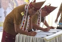 Penandatanganan PKS Program Inovasi Pemkab Tanggamus "Aku Lulus" di Pekon Tegineneng, Kecamatan Limau, Senin 28 April 2025 | Herdi/Media Prioritastv.com.