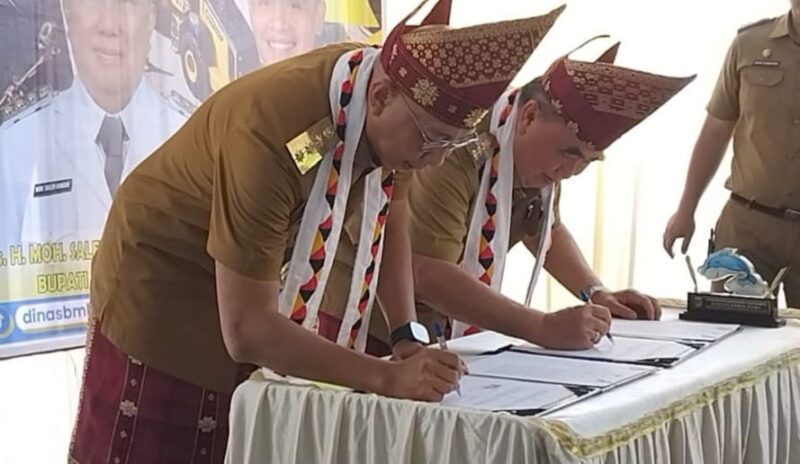 Penandatanganan PKS Program Inovasi Pemkab Tanggamus "Aku Lulus" di Pekon Tegineneng, Kecamatan Limau, Senin 28 April 2025 | Herdi/Media Prioritastv.com.