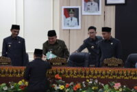 Penyerahan laporan hasil pembahasan pada Paripurna DPRD Kabupaten Tanggamus agenda Rapat Paripurna Penyampaian Laporan Hasil Pembahasan, Persetujuan DPRD dan Pendapat Akhir Kepala Daerah Terhadap Laporan Keterangan Pertanggungjawaban (LKPJ) Bupati Tanggamus Tahun 2024 digelar pada Jum’at, 25 April 2025 | Herdi/Media Prioritastv.com.