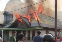 Kebakaran rumah di Pasar Ulu 1, Kelurahan Pasar Kota, Pesisir Tengah, Pesisir Barat, Rabu 7 Mei 2025 | Dok. Ist.