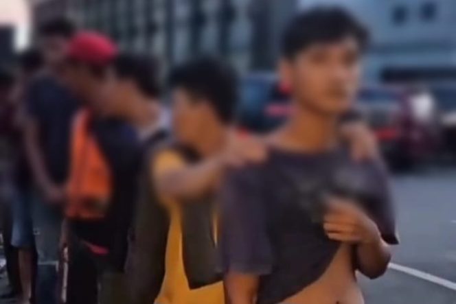 Puluhan Terduga Preman saat Digelandang ke Mapolda Sumsel. Dok. Bidhumas Polda Sumsel. 