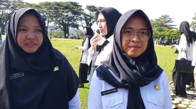 Putri Rizki Utami, CPNS TA 2025 yang saat memberikan keterangan usai resmi diangkat pada momet Hardiknas 2025, Jumat 2 Mei 2025 | Herdi/Media Prioritastv.com.
