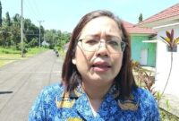 Direktur RSUD Batin Mangunang Kota Agung, Tanggamus dr. Theresia Hutabarat saat memberikan keterangan pers, Jumat 2 Mei 2025 | Herdi/Media Prioritastv.com.
