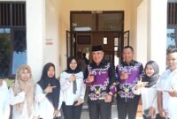 Bupati Tanggamus, Moh Saleh Asnawi saat mengunjungi kantor Kelurahan Kuripan, Kota Agung, Tanggamus, Rabu 7 Mei 2025 | Herdi/Media Prioritastv.com.