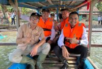 Wabup Tanggamus Agus Suranto saat meninjau keramba apung di Pekon Way Nipah, Pematang Sawa, Rabu 7 Mei 2025 | Edi Hidayat/Media Prioritastv.com.