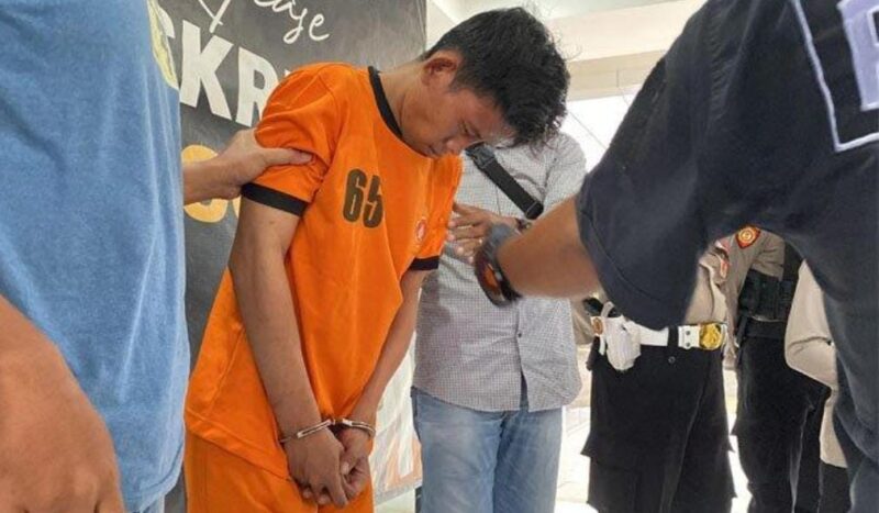 Tersangka RK saat dihadirkan dalam konferensi pers di Polres Bogor, Rabu 7 Mei 2025 |