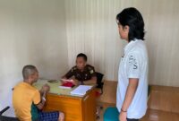 Tersangka saat dilimpahkan ke Kejaksaan Negeri Tanggamus, Kamis 8 Mei 2025 | Dok. Humas Polres Tanggamus.