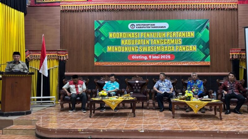 Bupati Tanggamus Moh. Saleh Asnawi saat memberikan sambutan dalam rakor Perhiptani di Aula Serumpun Padi Gisting, Jumat 9 Mei 2025 | Herdi/Media Prioritastv.com.