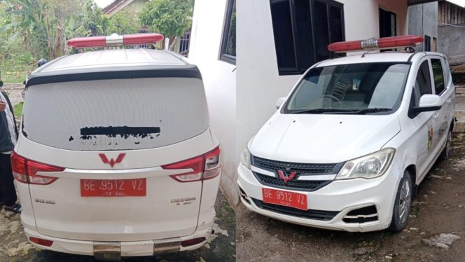 
					Kolase foto ambulans pekon berplat BE 9512 VZ  tersebut ditemukan di halaman rumah warga di wilayah Kecamatan Kota Agung Barat | Dok. Wisnu.