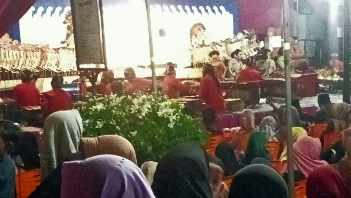 Pagelaran Wayang Kulit Meriahkan HUT ke 89 Pekon Srikaton, Semaka, Tanggamus, Selasa 13 Mei 2025, malam | Edi Hidayat/Media Prioritastv.com.