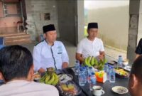 Anggota DPRD Tanggamus, Irsi Jaya saat menyampaikan permohonan maaf secara terbuka dihadapan Ketua Forum R2 dan R3 Tanggamus disaksikan perwakilan Bupati, Ketua DPRD dan Kapolres Tanggamus, Sabtu 17 Mei 2025 | Dok. Forum R2 dan R3 Tanggamus.