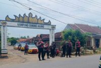 Petugas gabungan saat melaksanakan patroli di Kampung Gunung Agung, Terusan Nunyai, Senin 19 Mei 2025 | Dok. Humas Polres Lampung Tengah.