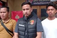 Kasat Reskrim Polres Pesisir Barat, Iptu Fabian Yafi Adinata saat memberikan keterangan pers, Selasa 20 Mei 2025 |