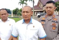 Dirkrimum Polda Lampung Kombes Pahala Simanjuntak bersama Dirkrimsus Kombes Derry Agung dan AKBP Alsyahendra saat memberikan keterangan pers, Rabu 21 Mei 2025 | Dok. Humas Polres Tanggamus.