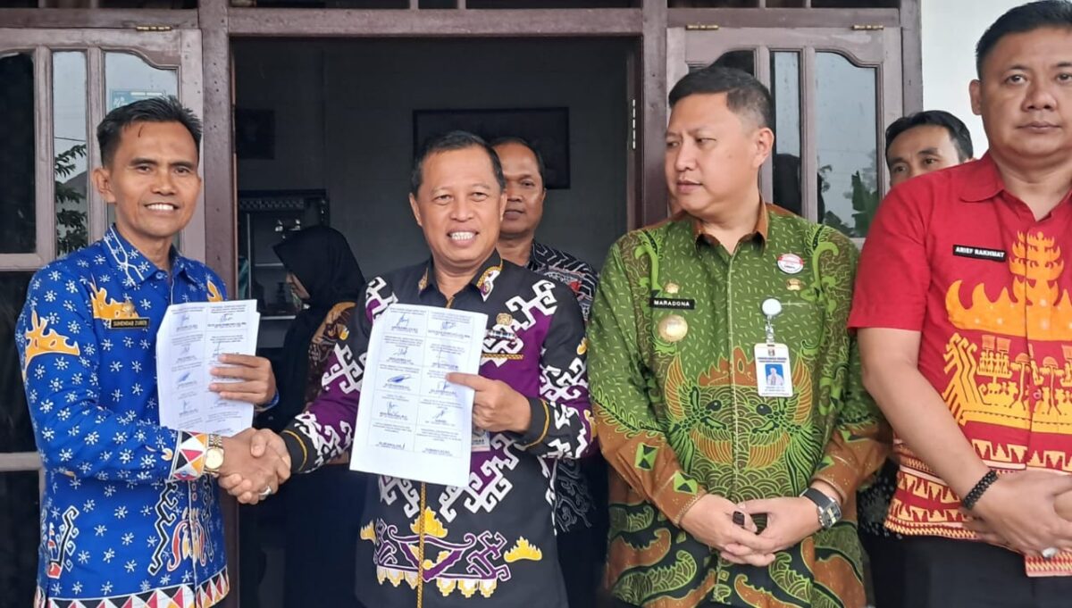 Peyerahan berita acara verifikasi pemekaran calon pekon Girimulyo dari induknya Pekon Ngarip Ulu Belu, Kamis 22 Mei 2025 | Asrul Ariski/Media Prioritastv.com.