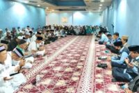 Jamaah Haji Tanggamus saat melaksanakan doa bersama di Mushola Hotel Al Rawabi Muna, Arab Saudi, Rabu 21 Mei 2025 |