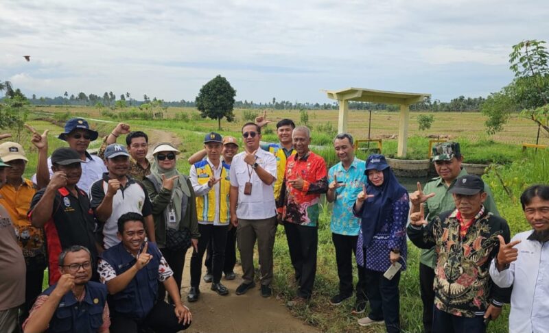 Tim Kementan saat meninjau irigasi di Pekon Srikanton, Semaka, Tanggamus, Kamis 22 Mei 2025 | Herdi/Media Prioritastv.com.