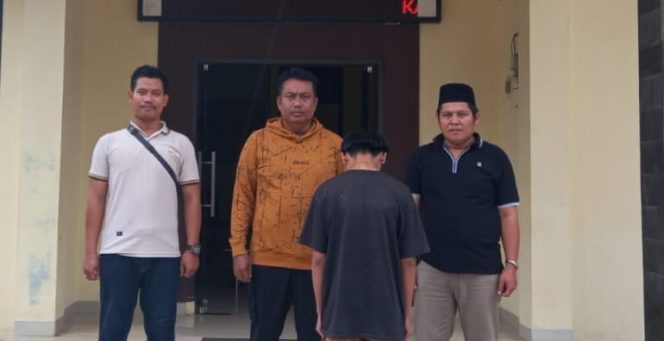 Anak Berhadapan Hukum inisial MH saat diamankan Polsek Talang Padang, Kamis 29 Mei 2025 | Dok. Humas Polres Tanggamus.