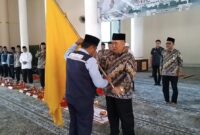 Bupati Tanggamus Moh. Saleh Asnawi secara simbolis melepas calon haji di Masjid Nurul Faidzin Islamic Center Kota Agung, Kamis 15 Mei 2025 | Herdi/Media Prioritastv.com.