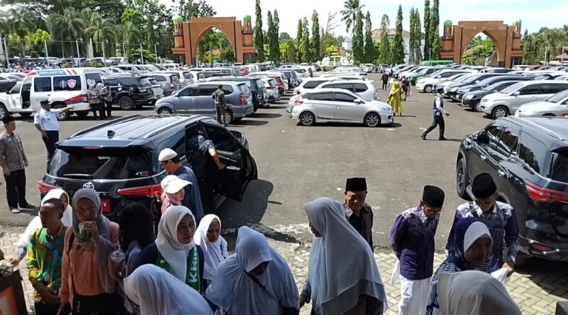 Pelepasan Calon Haji Tanggamus di Masjid Nurul Faidzin Islamic Center Kota Agung, Kamis 15 Mei 2025 | Herdi/Media Prioritastv.com.