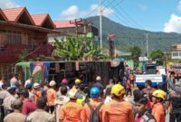 Bus ALS kecelakaan di Padang Panjang. (Foto: ANTARA/Isril).