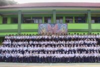 Pelajar MTs Negeri Tanggamus saat foto bersama usai dinyatakan lulus, Senin 2 Juni 2025 | Dok. MTs Negeri 1 Tanggamus.