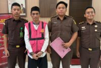 Mantan Penjabat Kepala Pekon Tanjung Sari, Kecamatan Bulok, Kabupaten Tanggamus, Fitra Yunistiawan, usai divonis bersalah PN Tipikor, Rabu 4 Juni 2025 | Dok. Cabjari Tanggamus Talang Padang. 
