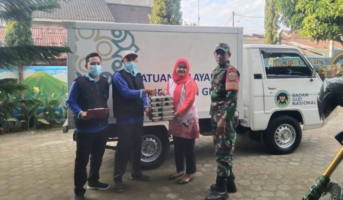 Penyaluran perdana MBG di SPPG Purwodadi untuk wilayah Kecamatan Gisting, Selasa 10 Juni 2025 | Dok. Humas Polres Tanggamus.