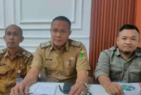 Ketua Tim Penjaringan dan Penyaringan (TPP) Calon Ketum KONI Tanggamus, Budi Utomo saat memberikan keterangan pers, Selasa 10 Juni 2025 |