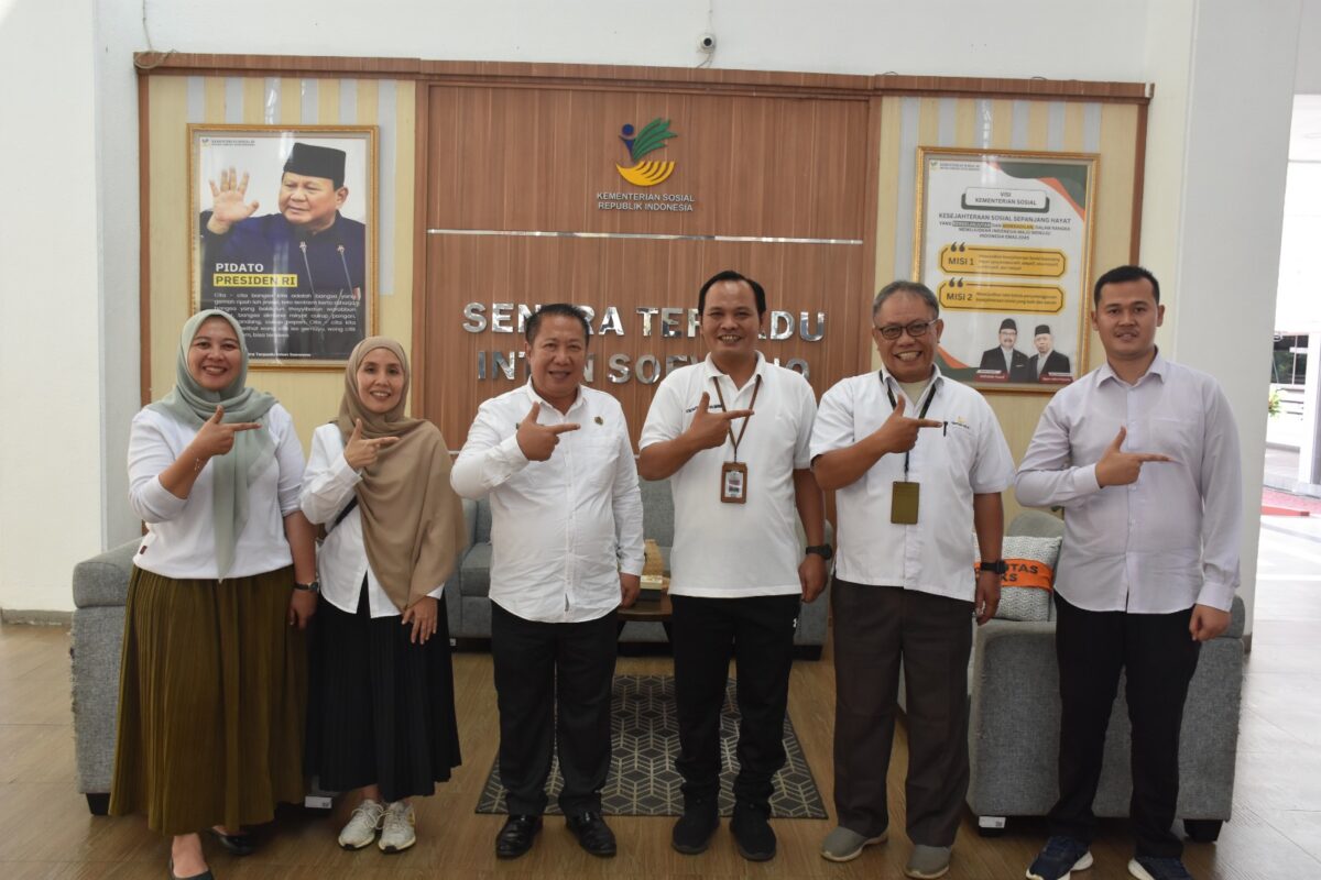 Kadis Sosial Tanggamus, Hardarsyah saat melakukan kunjungan kerja ke Sentra Terpadu Inten Soeweno (STIS) Bogor, Jawa Barat, Rabu 11 Juni 2025.