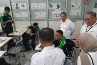 Kadis Sosial Tanggamus Hardarsyah saat mengunjungi balai pelatihan di STIS Bogor, Rabu 11 Juni 2025 |