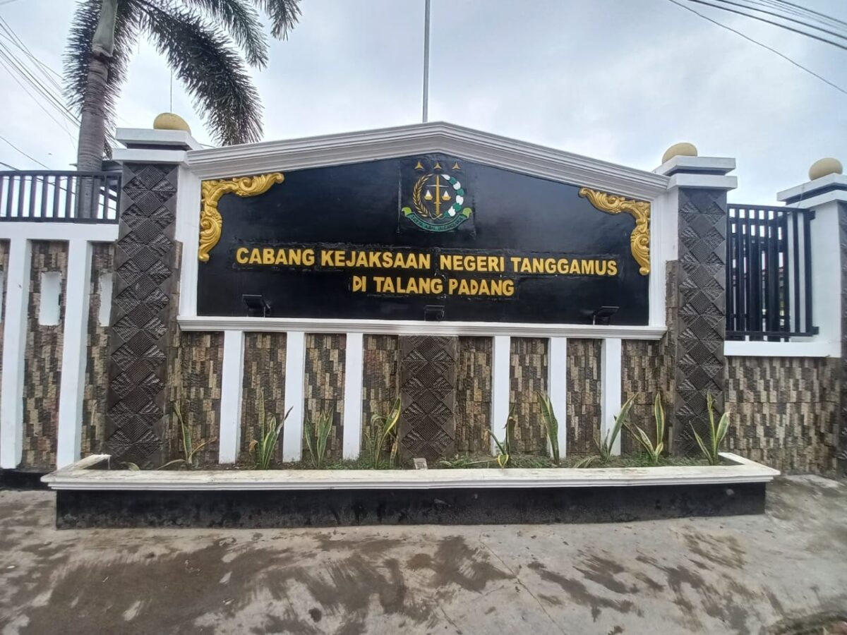 Kantor Cabang Kejaksaan Negeri Tanggamus di Talang Padang.
(Davit/Prioritastv.com)
