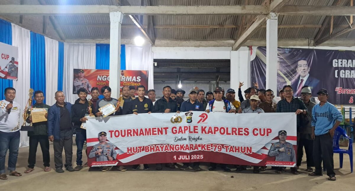 Foto bersama para juara usai penutupan dan penyerahan hadiah di kediaman Ketua GRANAT Tanggamus di Pekon Tekad, Pulau Panggung, Minggu 22 Juni 2025 | Asrul Ariski/Media Prioritastv.com.