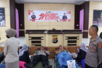 Kapolres Tanggamus saat memimpin pelaksanaan donor darah di Aula Paramasatwika, Senin 23 Juni 2025.