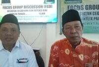 Ketua MUI Tanggamus, KH. Wahid Zamas (kanan) saat memberikan keterangan pers usai kegiatan, Selasa 24 Juni 2025 | Herdi/Media Prioritastv.com.