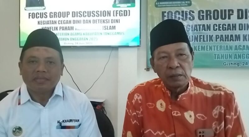 Ketua MUI Tanggamus, KH. Wahid Zamas (kanan) saat memberikan keterangan pers usai kegiatan, Selasa 24 Juni 2025 | Herdi/Media Prioritastv.com.