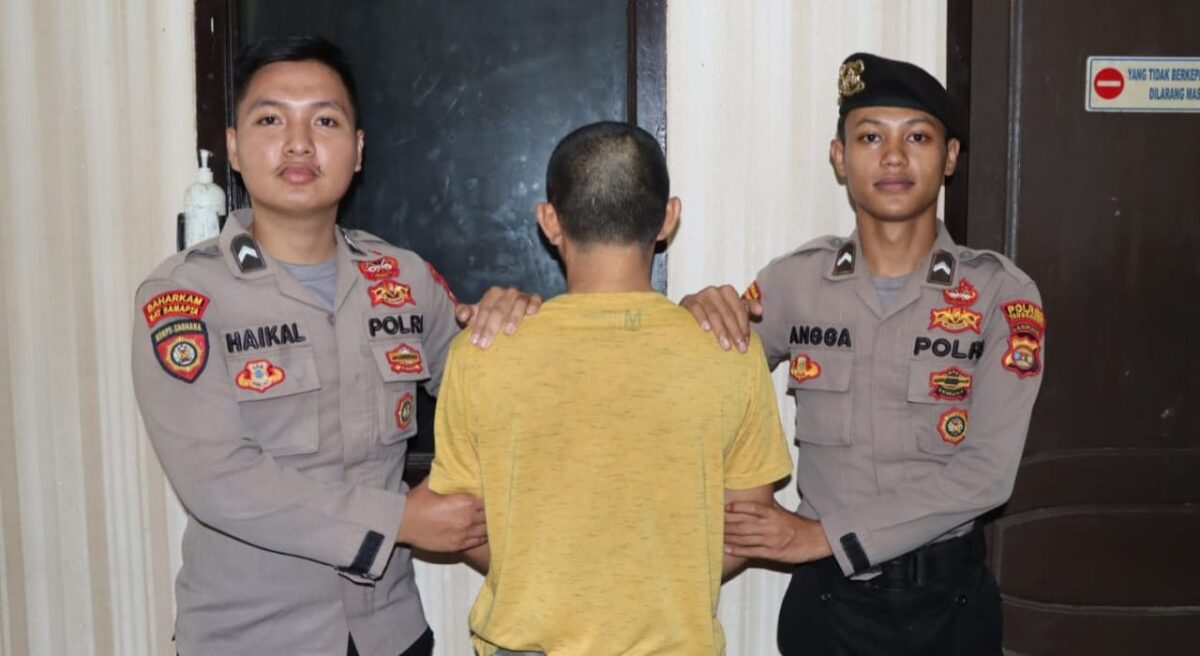 Tersangka BH saat berada di Polres Tanggamus sebelum dijebloskan ke sel tahanan, Rabu 25 Juni 2025 | Dok. Humas Polres Tanggamus.