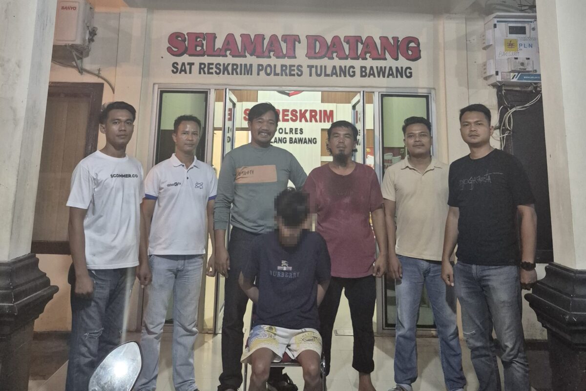 Tersangka setelah ditangkap Polres Tulang Bawang |