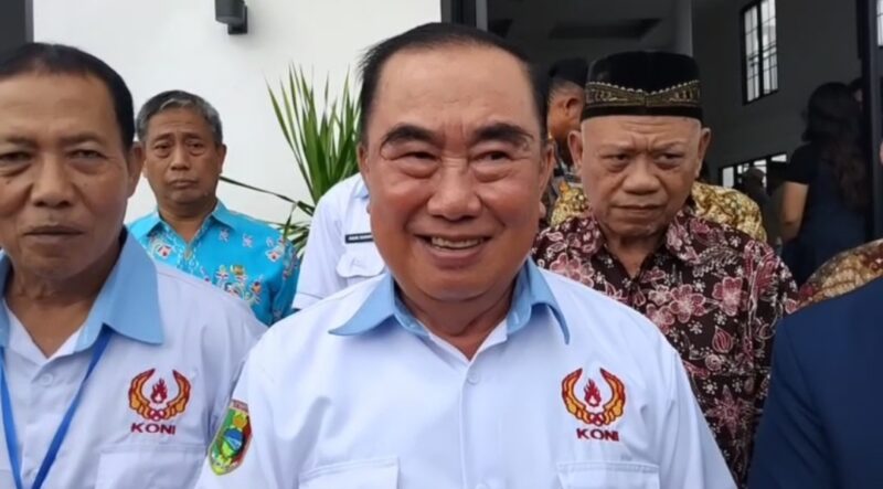 Bupati Tanggamus Moh. Saleh Asnawi saat menyampaikan keterangan pers usai membuka Musorkablub KONI Tanggamus di Hotel Royal Gisting, Kamis 19 Juni 2025 | Herdi/Media Prioritastv.com.