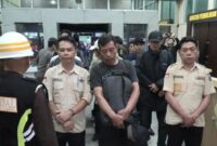 Puluhan Kades di Lahat saat tiba di Kantor Kejati Sumatera Selatan, Kamis 24 Juli 2025 | Ist.