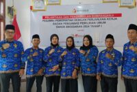 Ketujuh ASN PPPK Bawaslu Pesisir Barat foto bersama usai pelantikan serentak, Selasa 1 Juli 2025 | Suroso/Media Prioritastv.com.