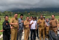 Peninjaun Pemkab Tanggamus di lokasi calon Pekon Rowosari, Kecamatan Sumberejo Tanggamus beberapa waktu lalu | Dok. Pemkab Tanggamus.