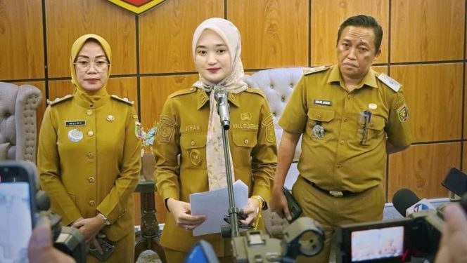
 Wakil Gubernur Lampung Jihan Nurlela saat konferensi pers di Lobby Kantor Gubernur Lampung, Selasa (8/7/2025).
