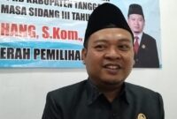 Anggota DPRD Kabupaten Tanggamus, H. Tahang saat memberikan keterangan pers usai reses di Aula Kelurahan Kuripan, Kota Agung, Selasa 8 Juli 2025 | Herdi/Media Prioritastv.com.