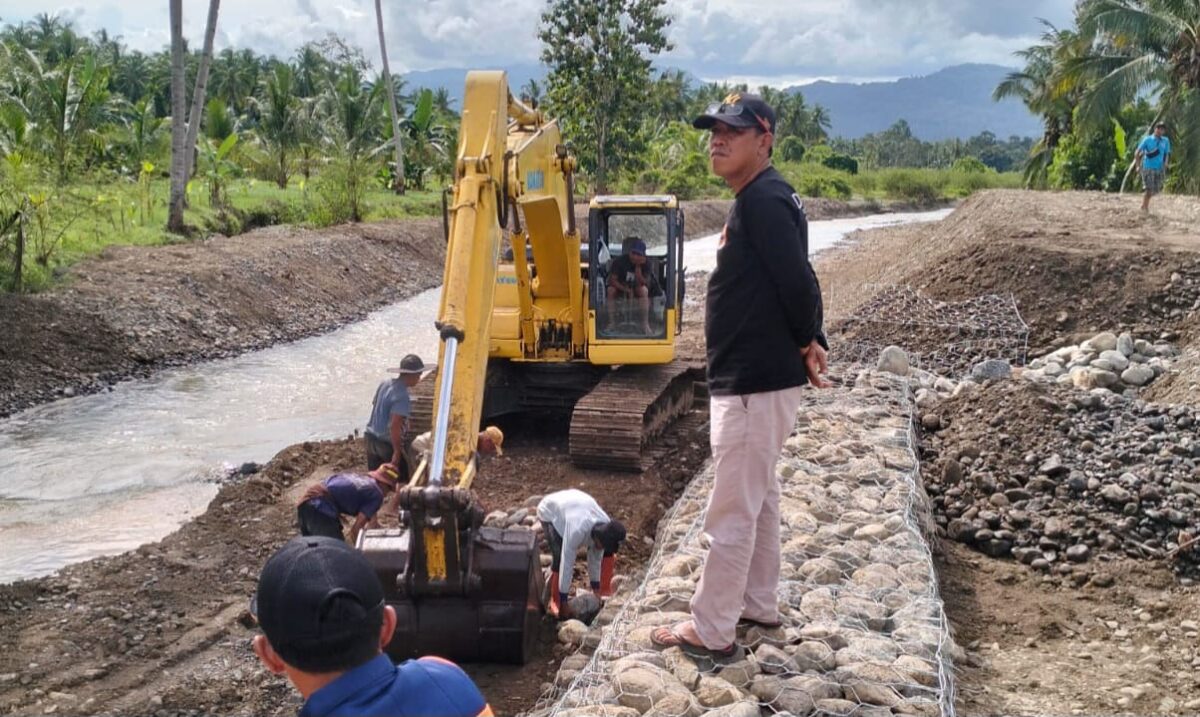 Pelaksanaan penanggulan Way Belu di Kota Agung Barat oleh BPBD Tanggamus, Sabtu 12 Juli 2025 | Herdi/Media Prioritastv.com.