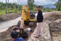 Pelaksanaan penanggulan Way Belu di Kota Agung Barat oleh BPBD Tanggamus, Sabtu 12 Juli 2025 | Herdi/Media Prioritastv.com.
