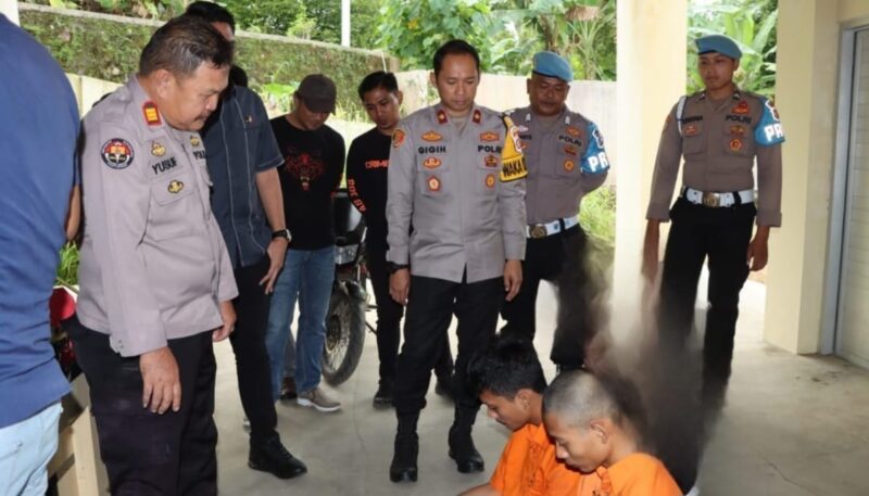 Tersangka MR alias Pemas saat memberikan keterangan di hadapan Wakapolres Tanggamus, Selasa 15 Juli 2025 | Asrul Ariski/Media Prioritastv.com.