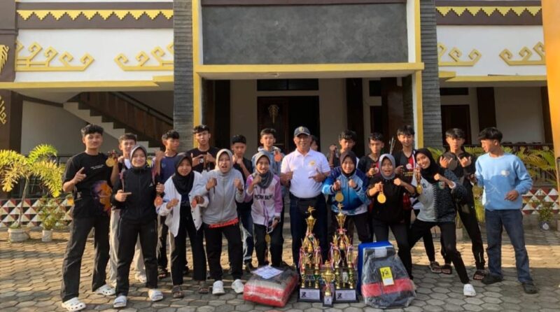 Atlet IPSI Tanggamus saat foto bersama usai melaksanaan Kejurnas IPSI Lampung Open II Tahun 2025 | Dok. KONI Tanggamus.