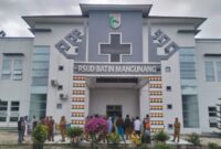Para pegawai RSUD Batin Mangunang saat mogok kerja di depan gedung RS setempat, Selasa 15 Juli 2025 | Herdi/Media Prioritastv.com.